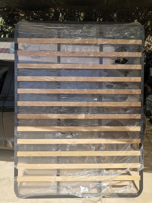 Vendo colchão 140x190 com estrato NOVOS