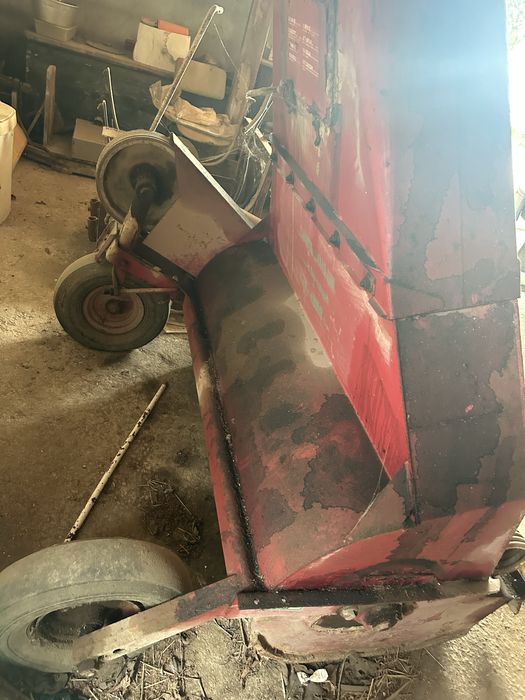 Maquina ensilar erva JF