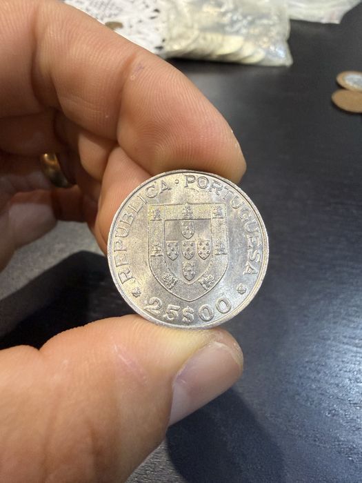 25 escudos de 1981 Ano Internacional do Deficiente.