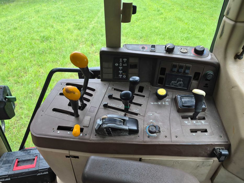 Traktor John Deere 6310