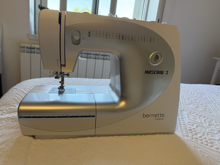Máquina de costura Bernette Moscow 3