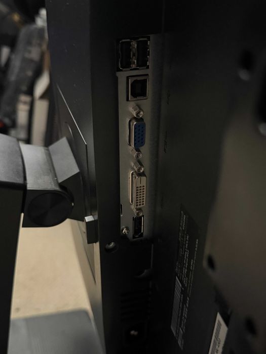 Монитор Dell U2412Mb