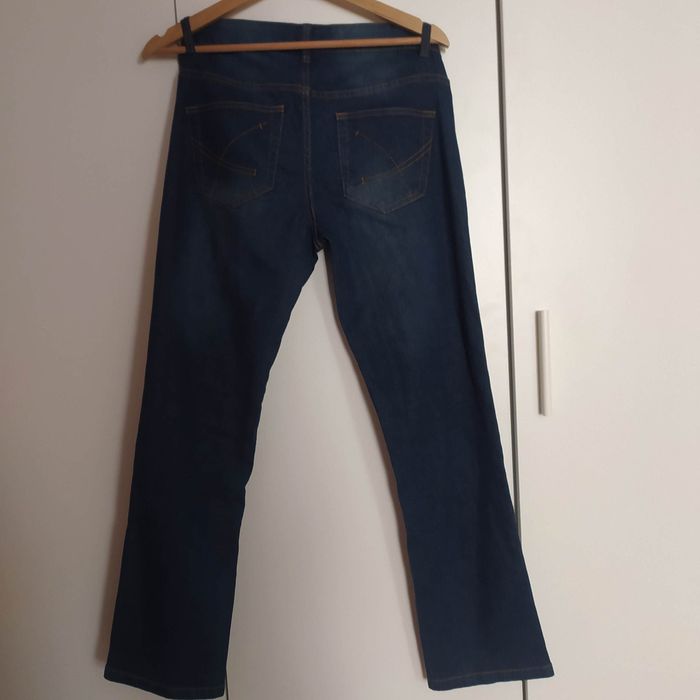 Jeansy prosty krój 152