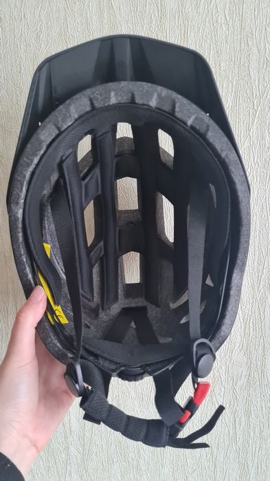 Велосипедний шолом