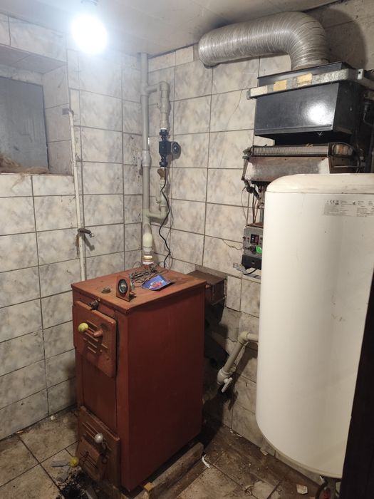 Продам будинок з зручностями іБомбосховищем,5 кімнат