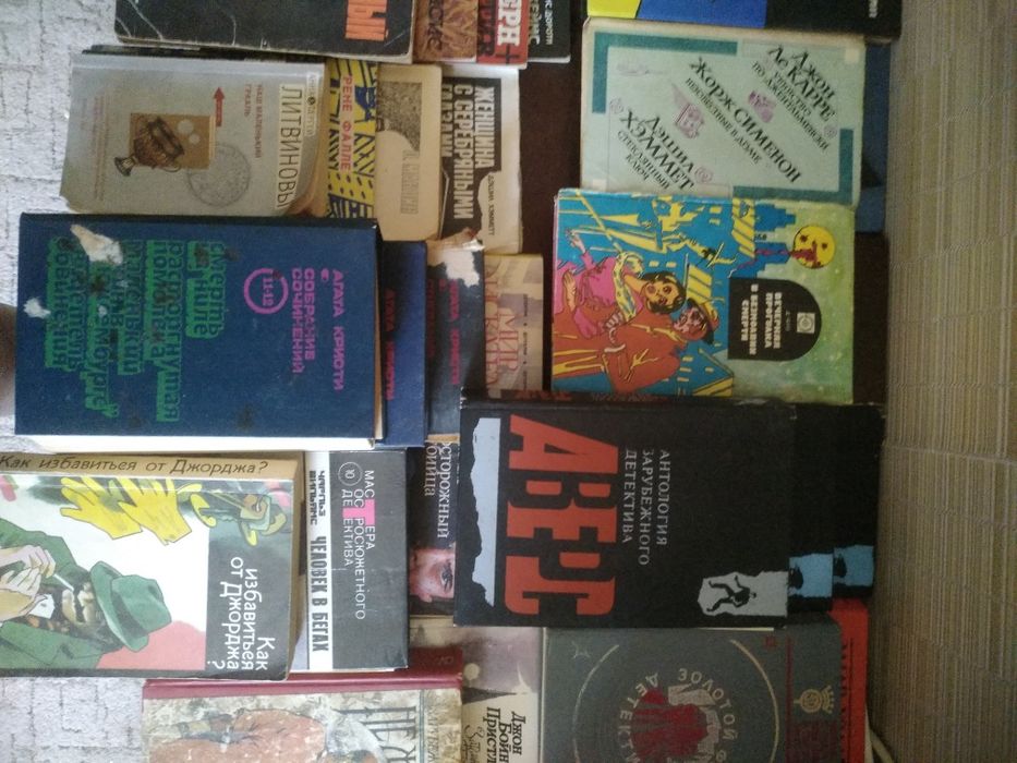 Детективи, книжки, одним лотом, 39 шт.