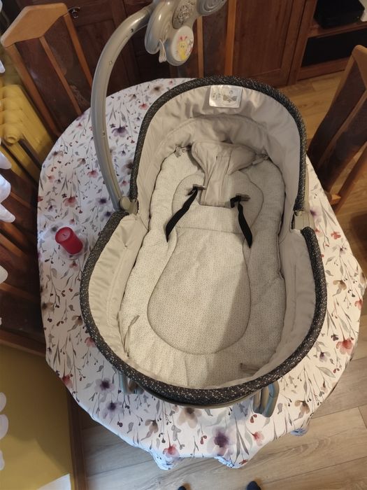 Jest to Tiny Love Rocker Napper 3w1, wielofunkcyjny leżaczek, bujaczek i łóżeczko