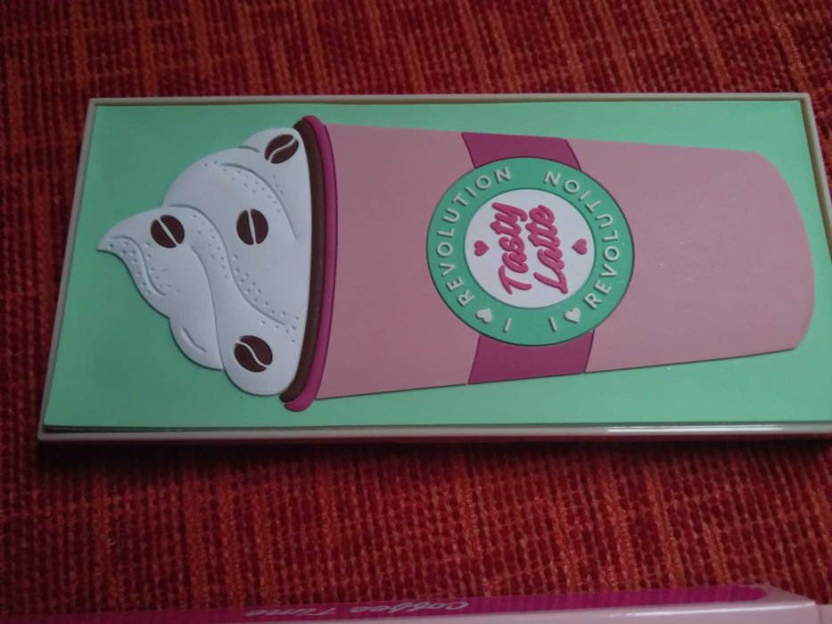Paleta cieni ILove Revolution Tasty Latte -Nowa