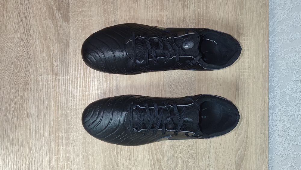 Футбольні бутси Nike Tiempo Legend 10 Pro FG чорного кольору