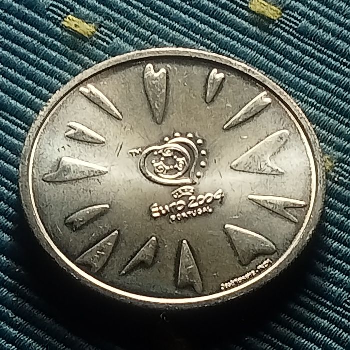 moeda  prata 8 euros euro 2004