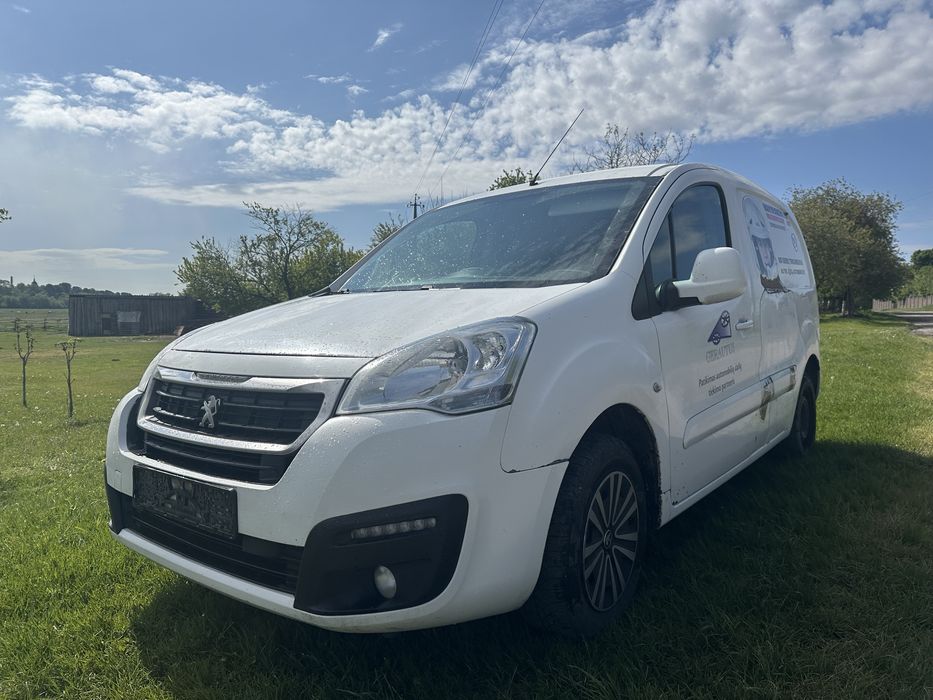 Разборка Пежо Партнер Peugeot Partner B9 бампер фара сидіння салон 08-