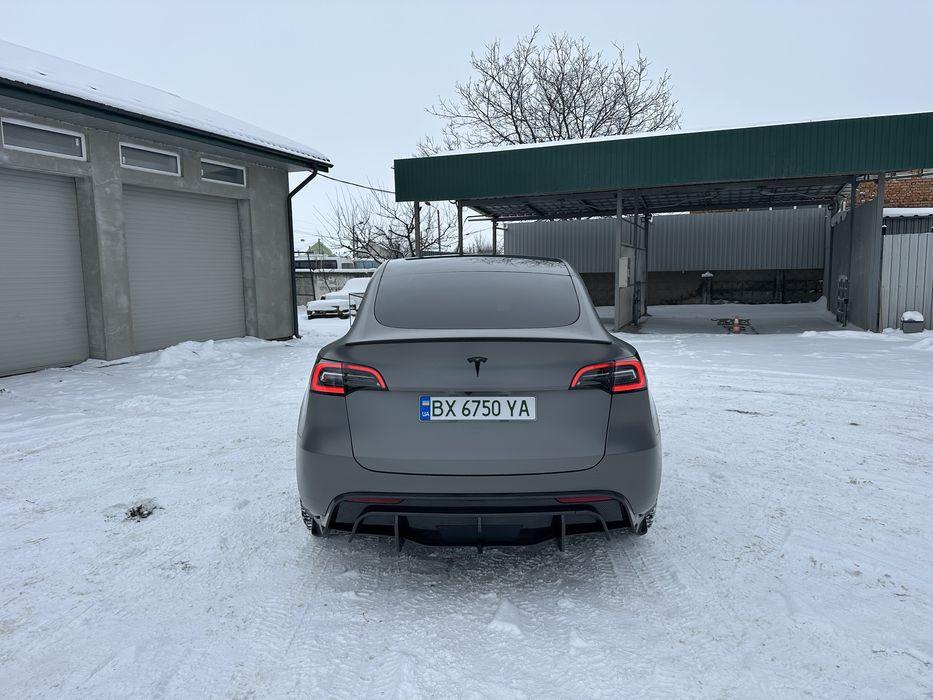 Tesla Model Y 2023