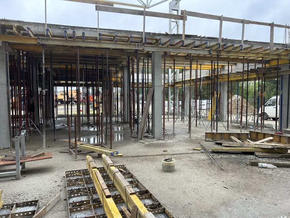 Wynajem szalunkow szalunki stropowe stemple doki dzwigary trojnogi