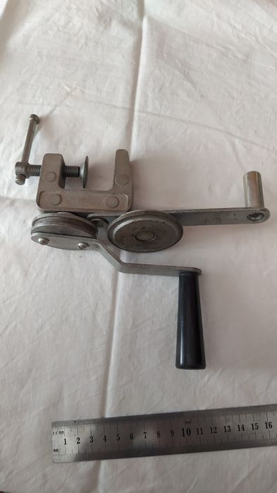 Настольная раскаточная  машинка