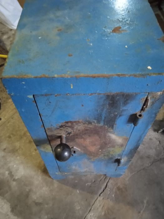 Продам сейф офісний