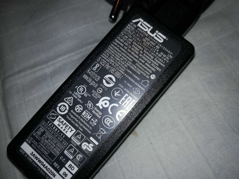 carregador asus ac/dc adapter model: adp-40kd (para computador)424125225396480004