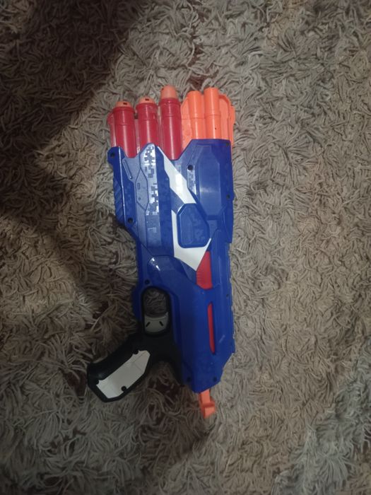 Sprzedam nerf oual-strake