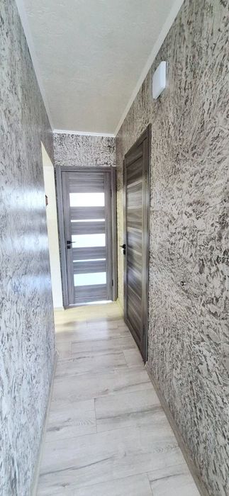 ПРОДАМ затишну 2-кімнатну квартиру у с.Зарічне, Самарівський район.