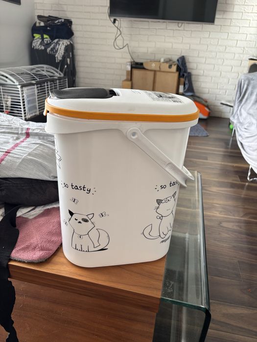 Pojemnik na karme 4kg