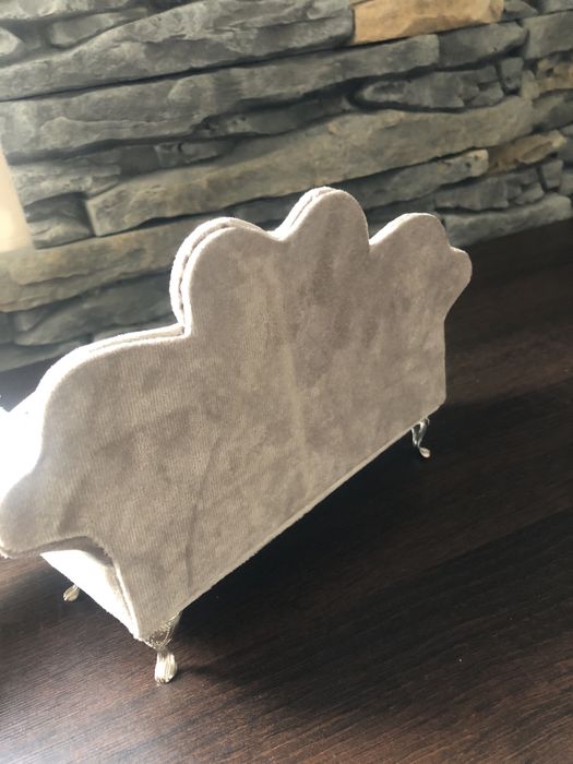 Elegancka szaktułka na biżuterię 48tknd