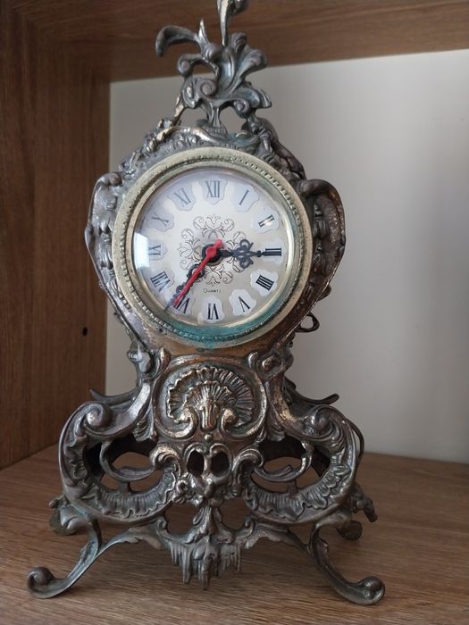 Relógio de mesa em bronze dourado