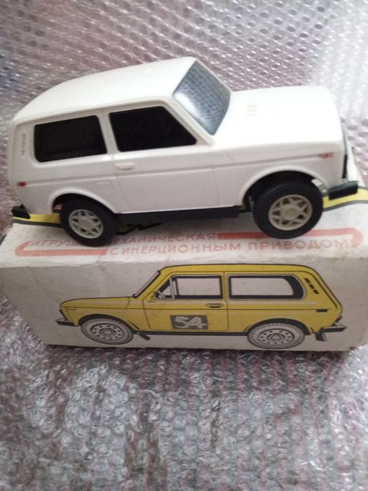 Машинка Нива СССР механічна з енергійним приводом