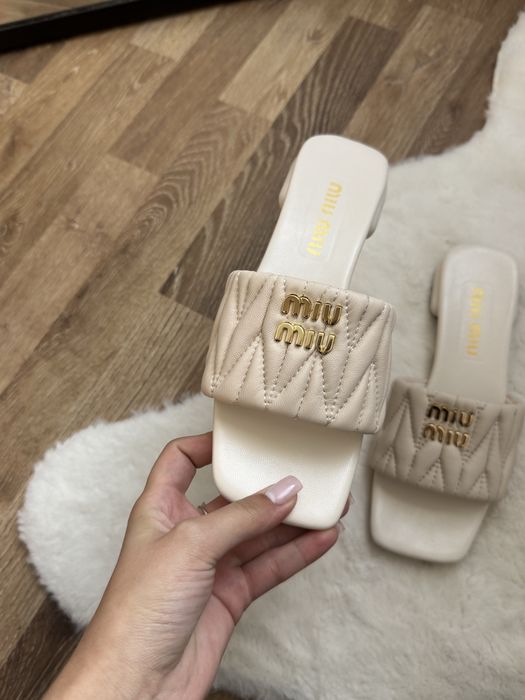 Тапочки шльопанці жіночі шкіряні miu miu 37