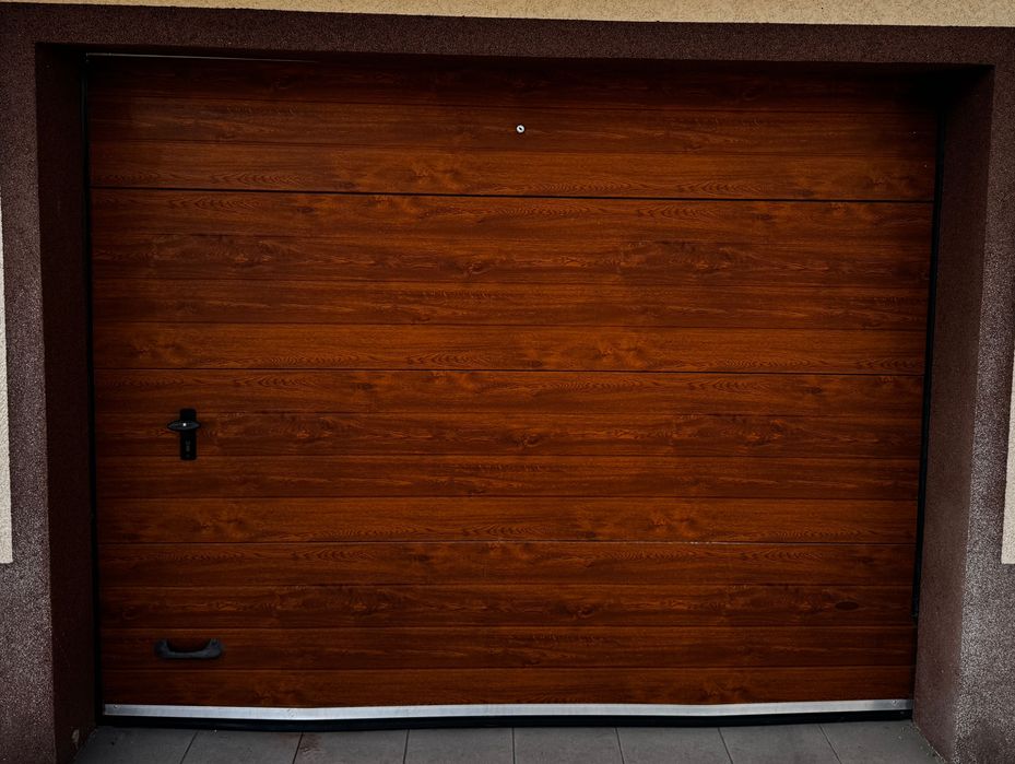 Brama garażowa segmentowa Złoty Dąb