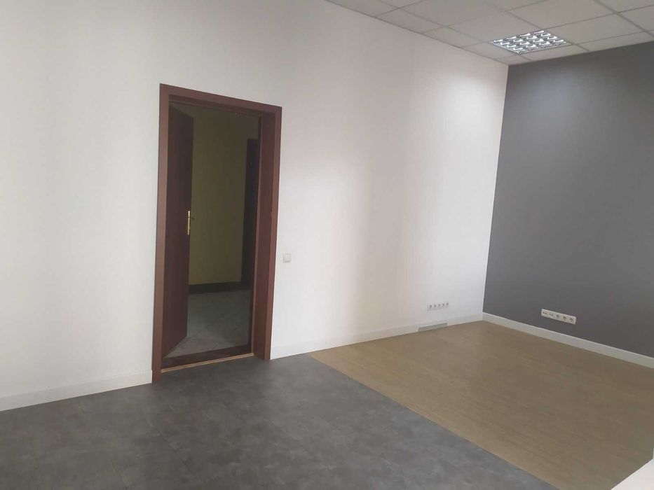 Аренда офиса 49м2 от собственника БЦ ВЕСТА,у.В.Хвойки,21, м. Почайна