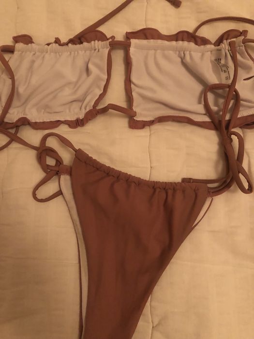 Biquini castanho, cueca cortina, peito original