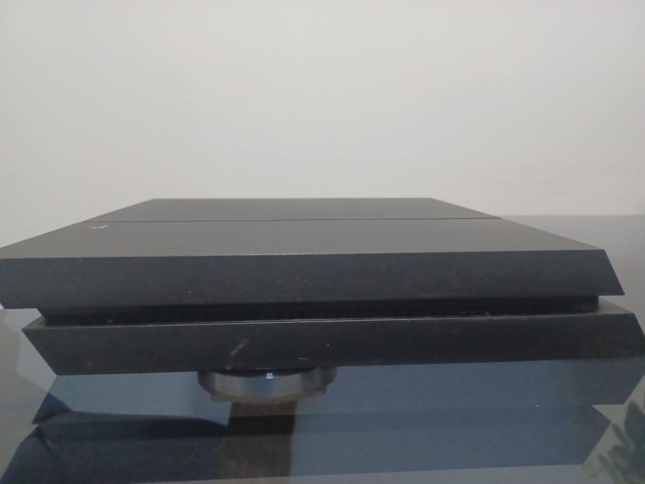 PlayStation 4 Sony PS4 (Preta) – Modelo Original