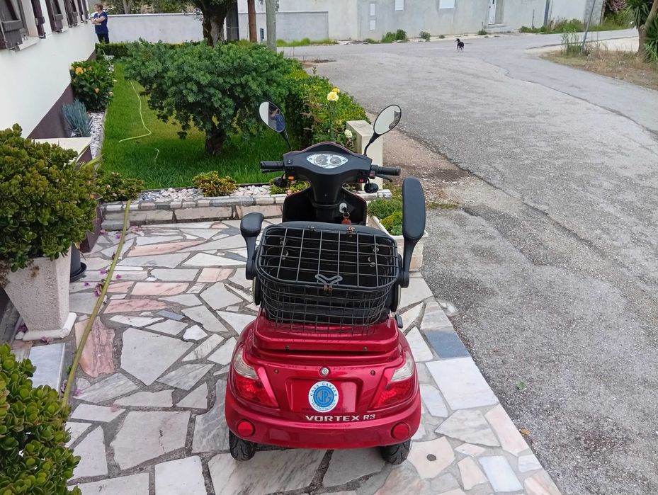 Triciclo elétrico