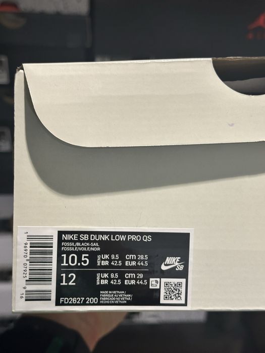Nike sb low albino e preto