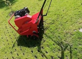 Aeracja rurkowa trawnika piaskowanie wertykulacja regeneracja trawnika