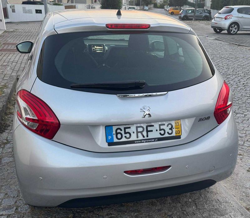 PEUGEOT 208 1.4 HDi