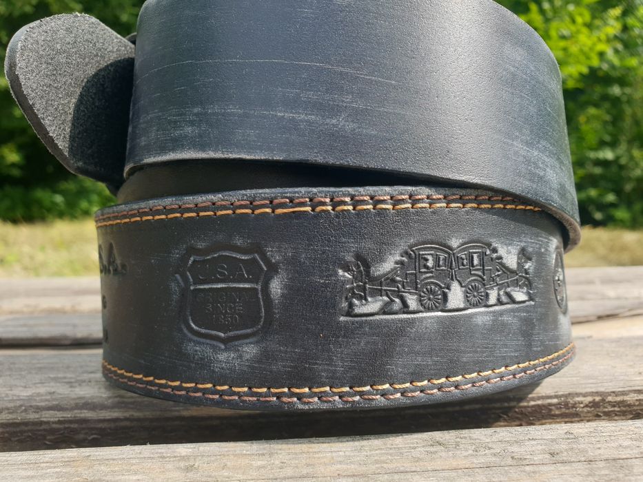 Синий кожаный мужской ремень Levis