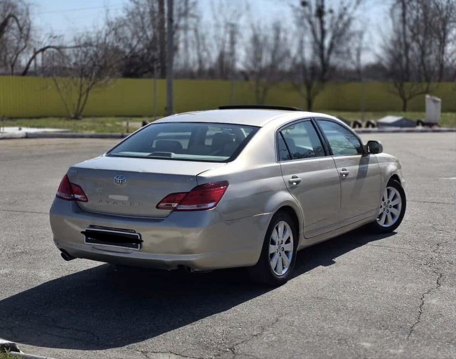 В продаже Toyota Avalon