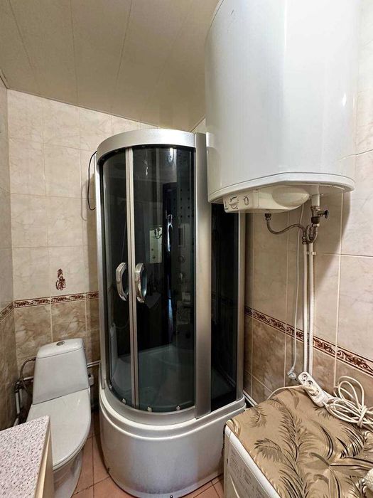 Продам трикімнатну квартиру з автономним опаленням у с. Рівнопілля