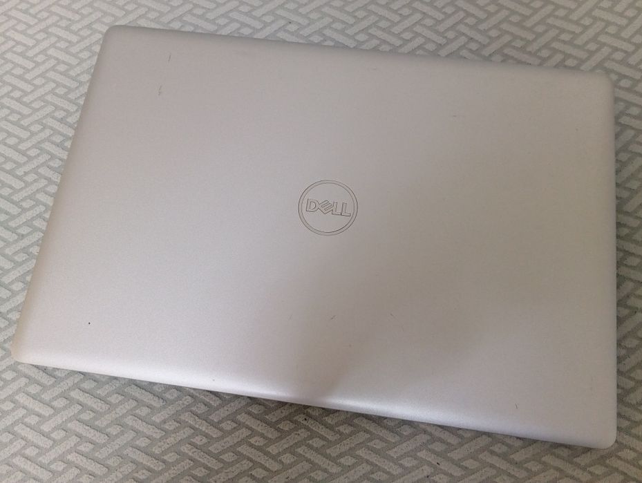 Ноутбук Dell Inspiron 3585 В хорошому стані. Акумулятор тримає до 3х г