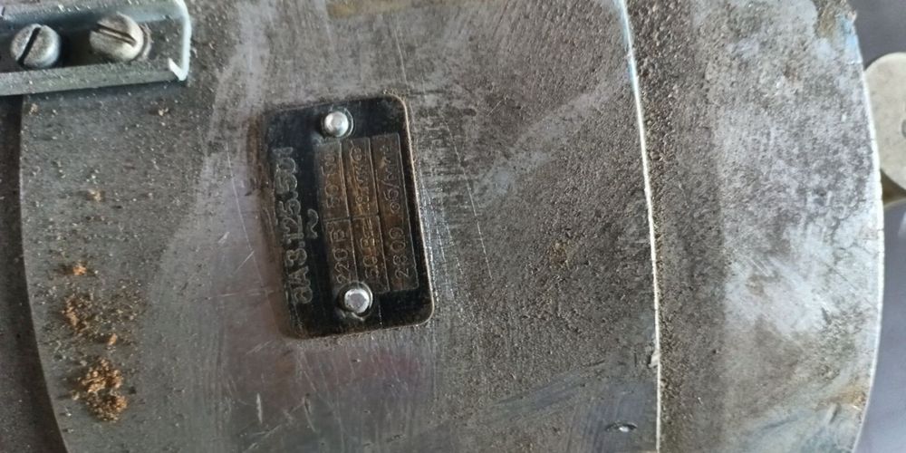 Промышленный вакуумный насос с электродвигателем