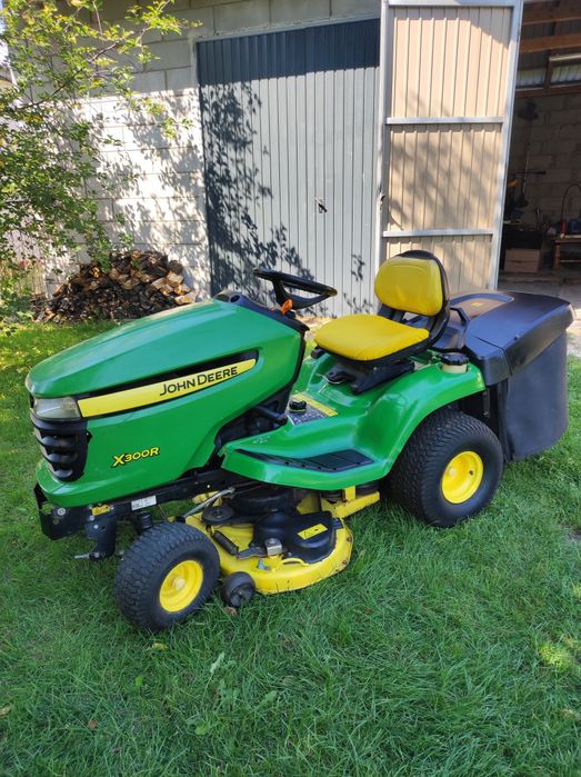 Traktorek John Deere x300r