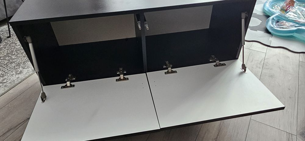 Szafka RTV - stan idealny, fronty połysk + złote nóżki