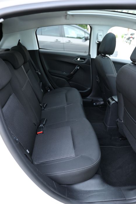 Peugeot 208 1.2 Puretech 100km