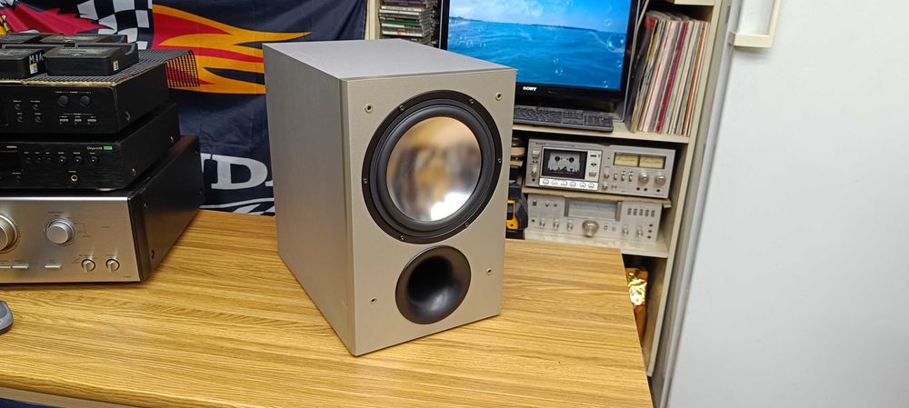 Сабвуфер Elac SUB 111.2 ESP  ( стан !! бас ! )