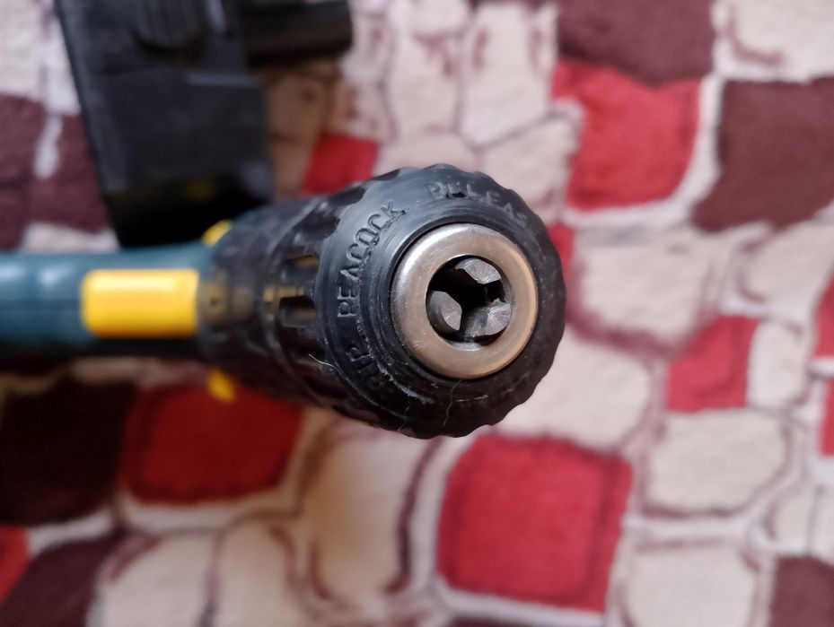 Шуруповёрт " Фиолент ЗУ1-12".