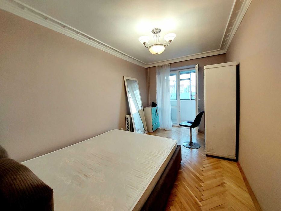 Продаж 4 кім квартири в цегляному будинку вул Медової Печери (Пасічна)