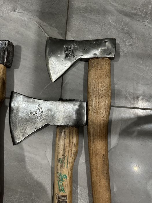 Stare solidne siekiera