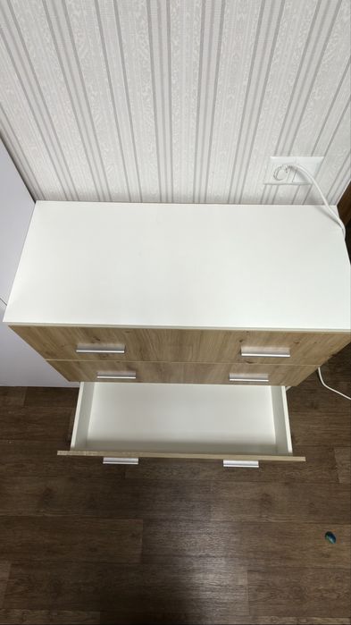 Комод 970х450х776 мм дуб артизан/білий