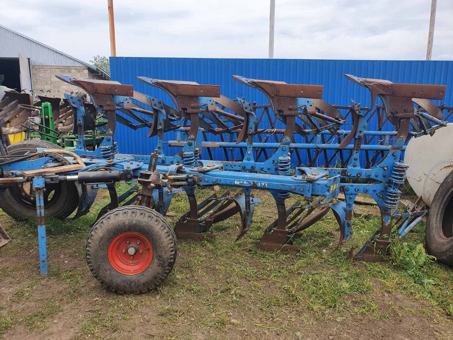 Продам плуг 4+