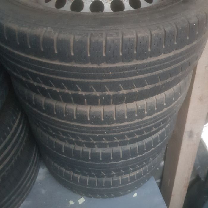 Komplet opon  ze stalowymi felgami 205 65R16